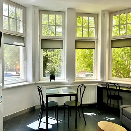 V Apartment *
